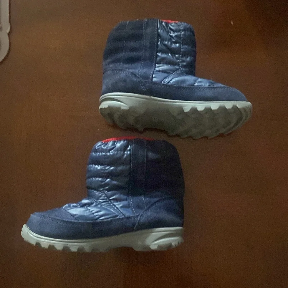 The North face blue boots  toddler size 8